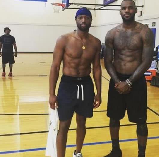 社交平台上 社交平台上