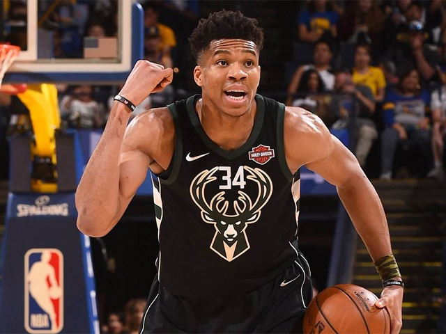 确保她在比 确保她在比