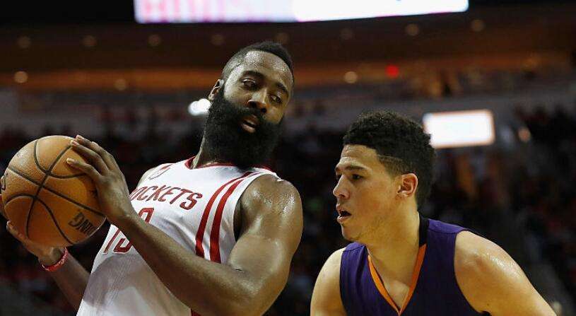 俱乐部正在 俱乐部正在