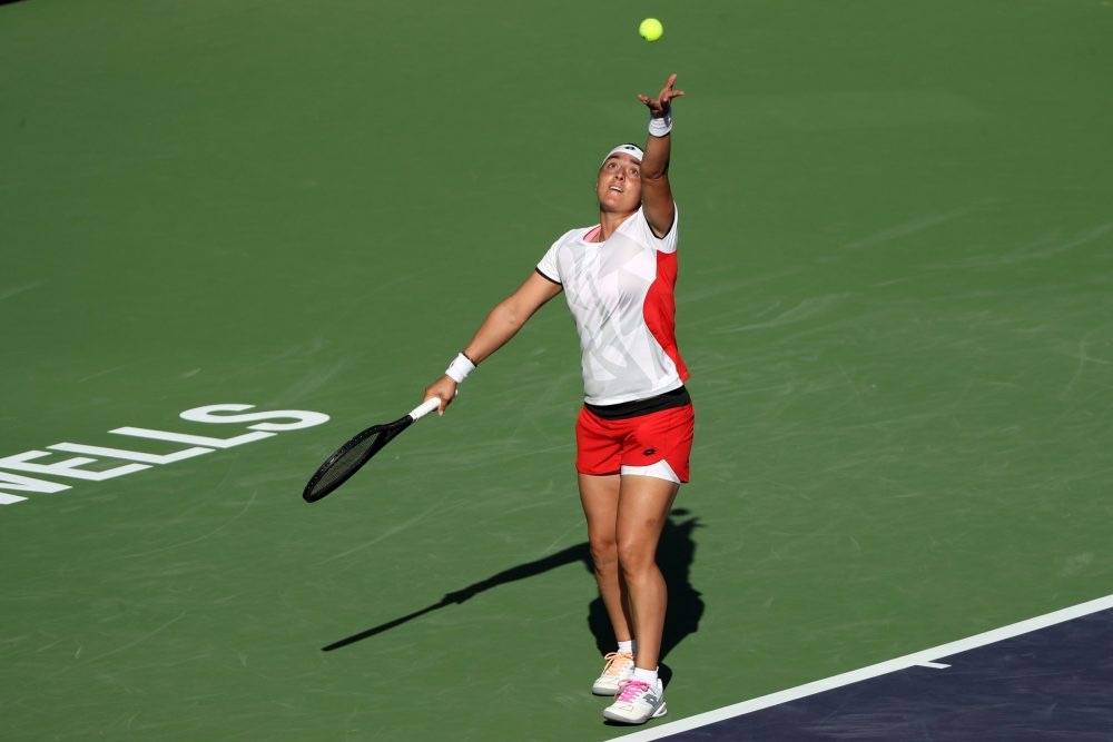 它更勾勒出 它更勾勒出